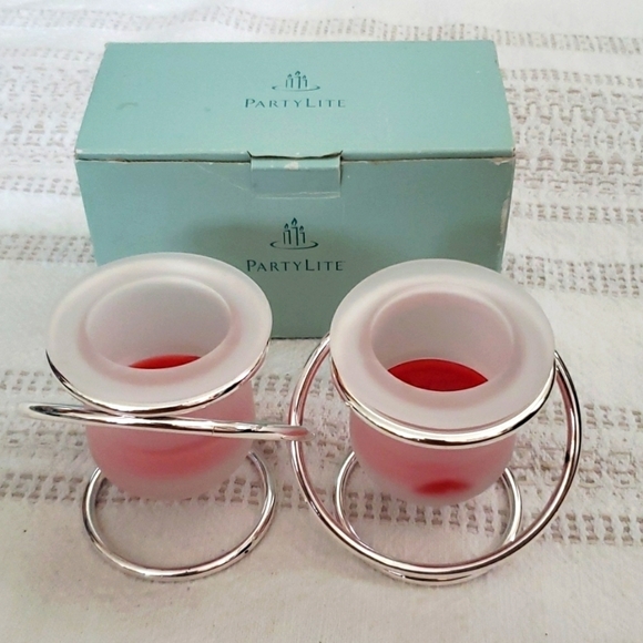 Partylite candle holder tea light candles, frosted glass, looped silver design. - Picture 1 of 4